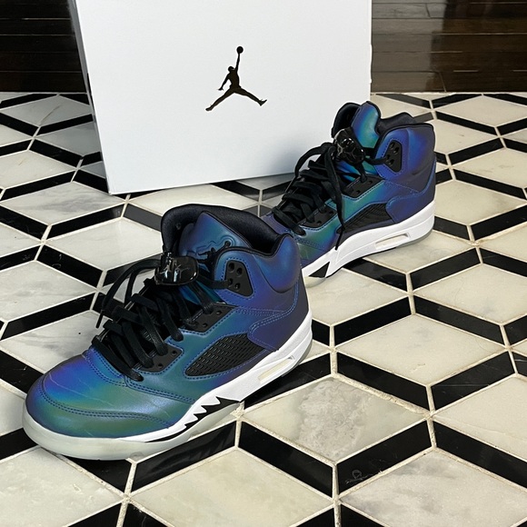 M Women’s Air Jordan retro 5 oil grey - Picture 12 of 17